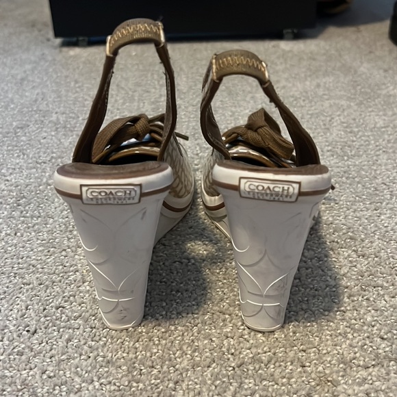 LOVIN COACH WEDGES - Picture 3 of 4